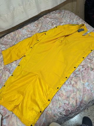 Pantalones Adidas Amarillos con Logo Lateral