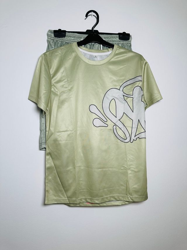 Conjunto S: Camiseta y Pantalón Deportivo Verde