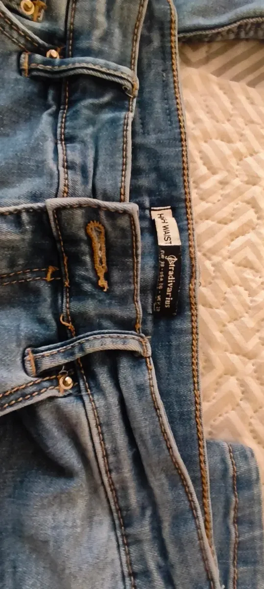 Pantalón vaquero mujer desgastado