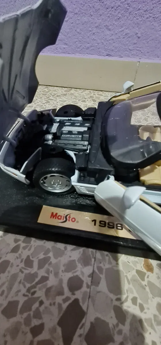 Maisto 1996 Corvette Convertible 1:18