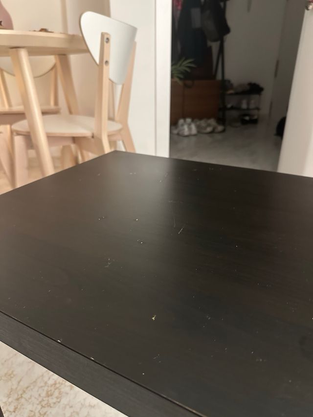 Mesa auxiliar negra Ikea