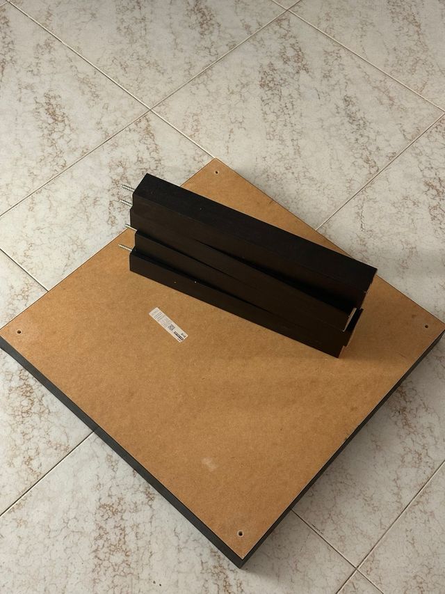 Mesa auxiliar negra Ikea