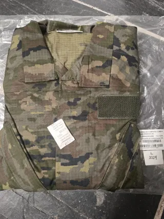 TRAJE DE CAMPAÑA MIMETIZADO