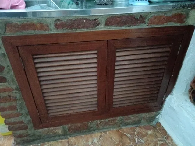 Puerta de madera para despensa