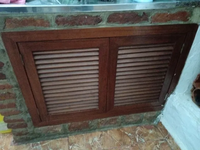 Puerta de madera para despensa