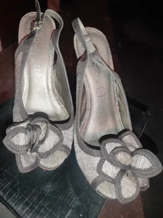 Zapatos de tacón plateados talla 36