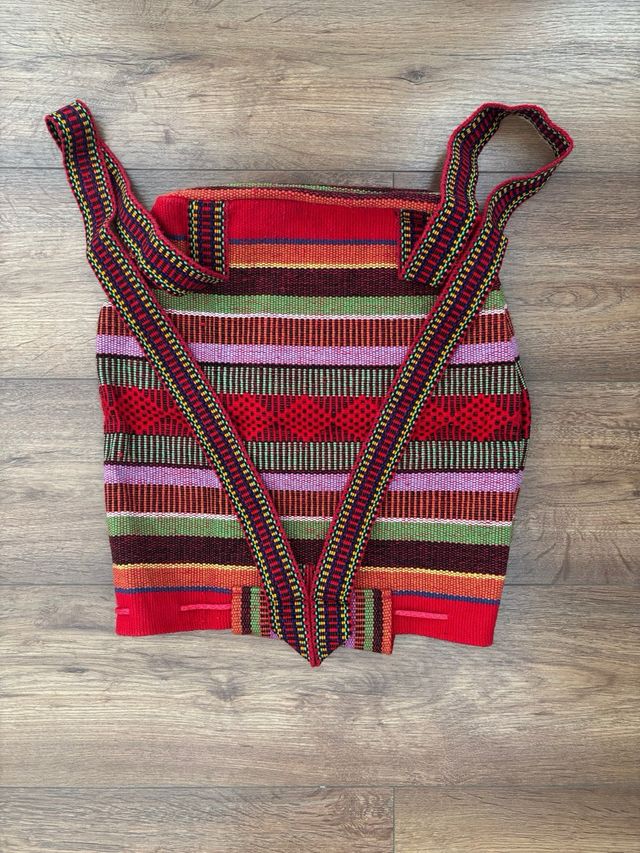 Mochila artesanal tejida multicolor