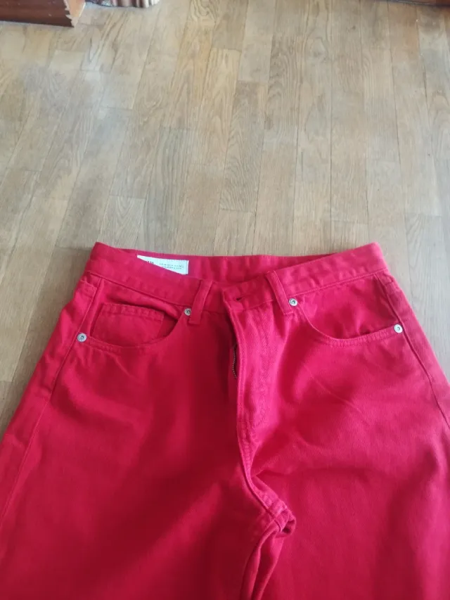 Jeans Zara High Waist T38 Rojo un uso.