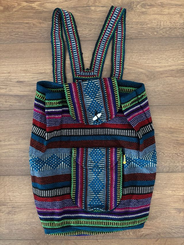 Mochila artesanal multicolor