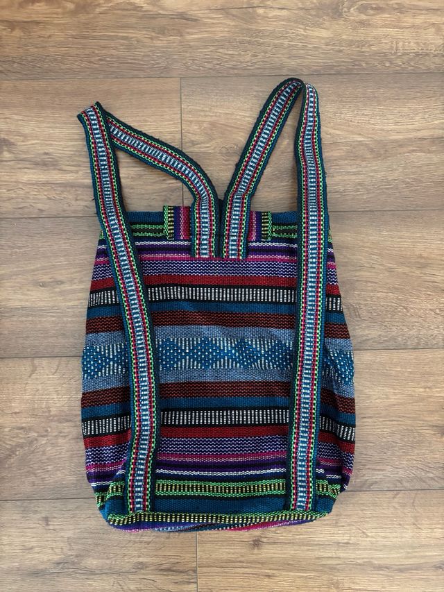 Mochila artesanal multicolor