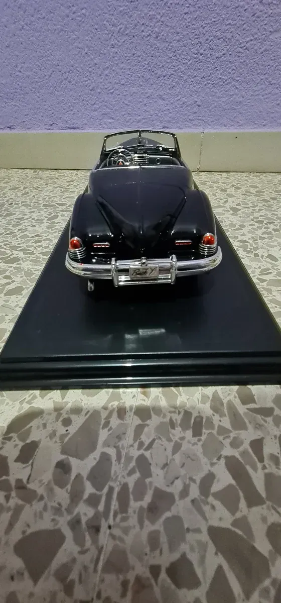 Réplica em escala 1:18 do icônico Buick Y-Job de 1938