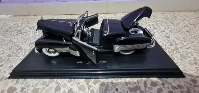 Réplica em escala 1:18 do icônico Buick Y-Job de 1938