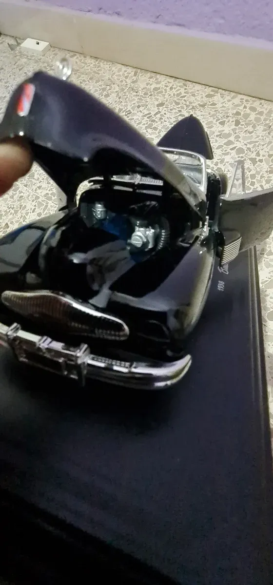 Réplica em escala 1:18 do icônico Buick Y-Job de 1938