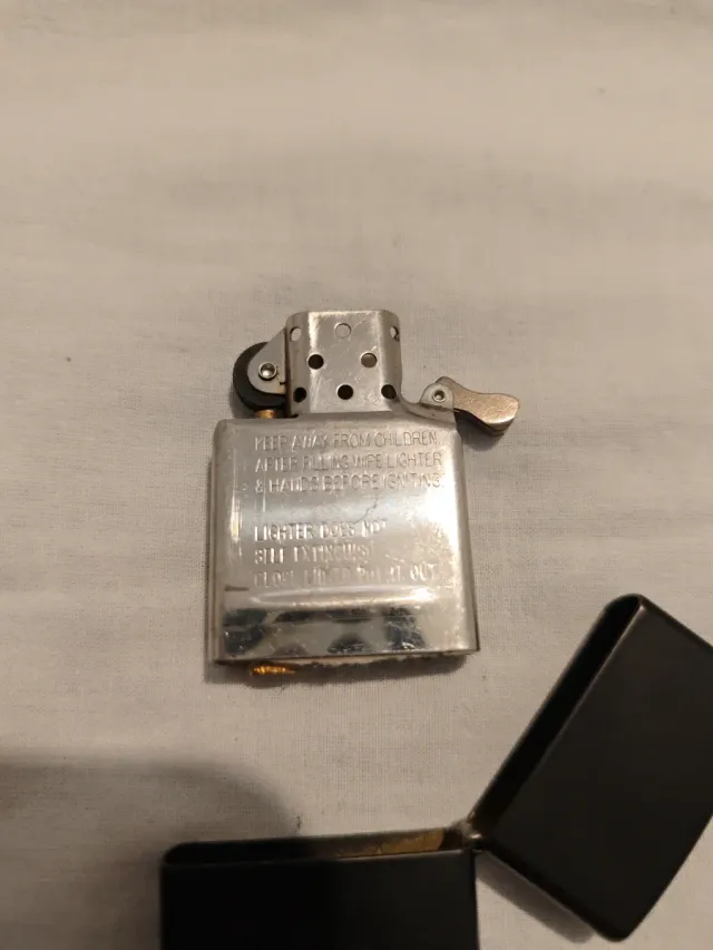 Accendino Zippo 8 Mazzi Eightball