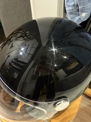 Casco moto negro cafe racer