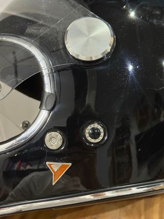 Casco moto negro cafe racer