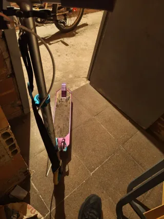 Monopatín infantil rosa