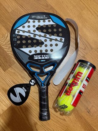 Pala pádel Softee 1.0 Sky + Pelotas Wilson