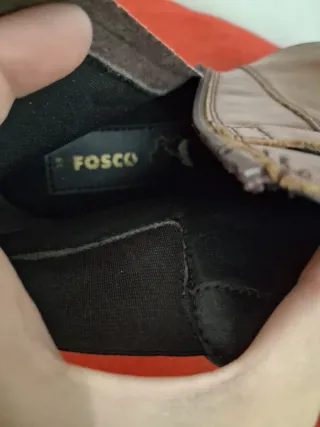 Botines marrones con tacón y hebilla