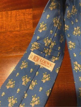 Corbata Loewe azul con estampado