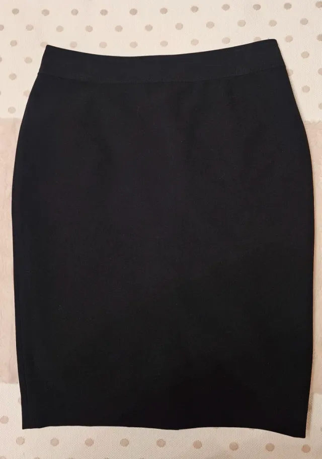 Falda de vestir negra