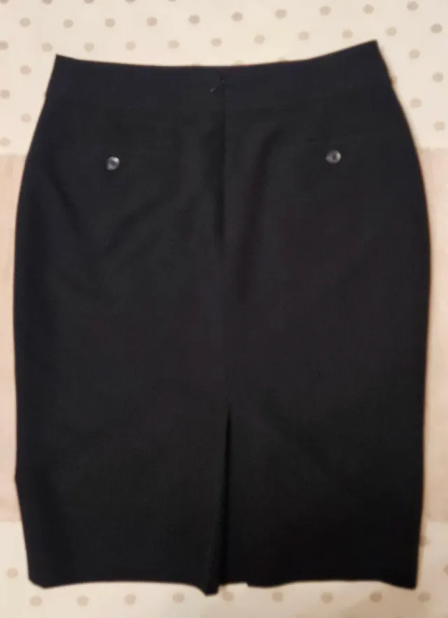 Falda de vestir negra
