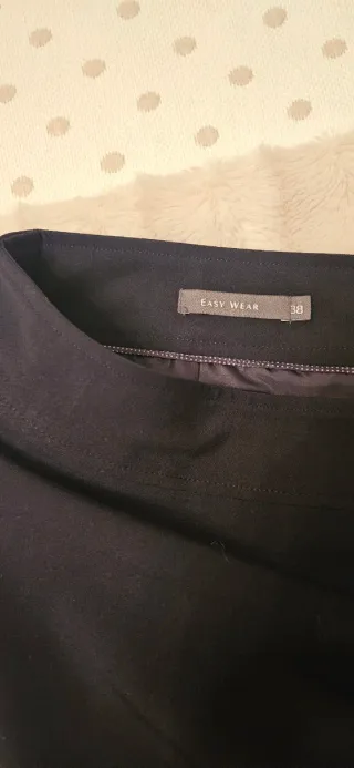 Falda de vestir negra