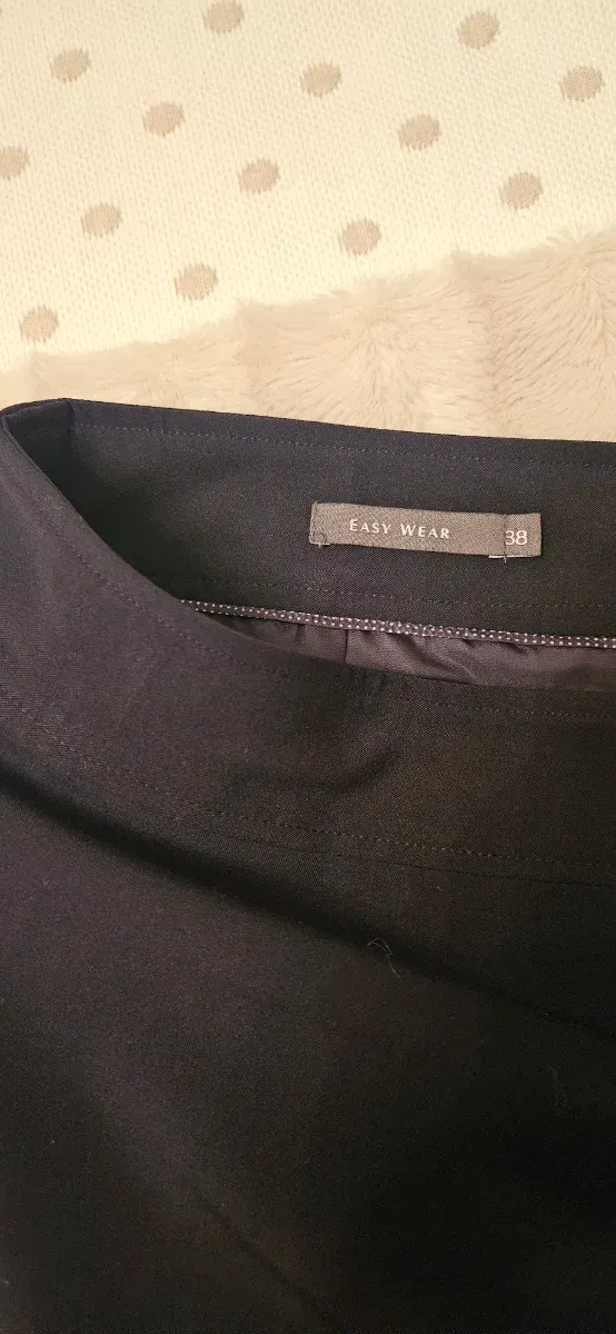 Falda de vestir negra