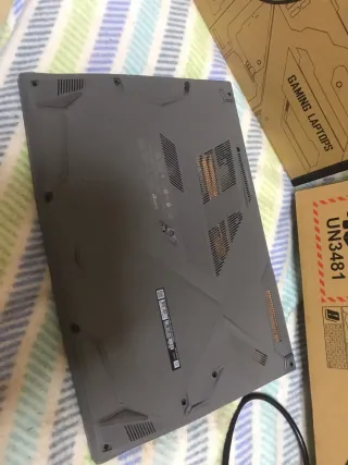 Portátil MSI Thin15 B12UC Negro