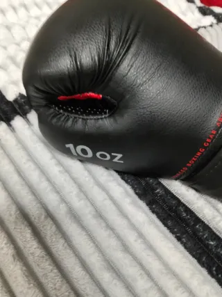 Guantes de Boxeo Outshock 10 oz Negros