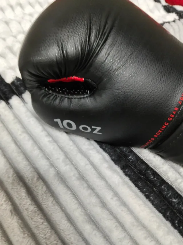 Guantes de Boxeo Outshock 10 oz Negros