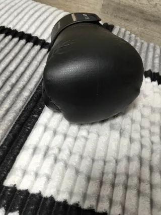 Guantes de Boxeo Outshock 10 oz Negros