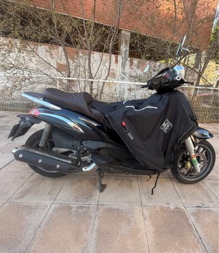 Piaggio Beverly 400i TOURER