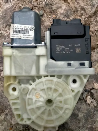 Motor elevalunas trasero derecho VW Passat B6