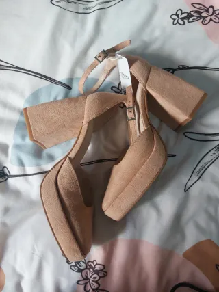 Sandalias tacón beige talla 37
