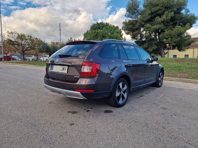 Skoda Octavia Scout 2.0TDi 184cv 4x4 DSG
