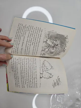 The Giraffe and the Pelly and Me. Roald Dahl