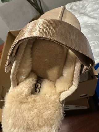 Zuecos UGG Beige