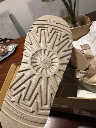 Zuecos UGG Beige