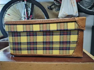 Maleta vintage estilo escocés