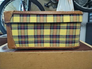 Maleta vintage estilo escocés