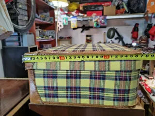 Maleta vintage estilo escocés