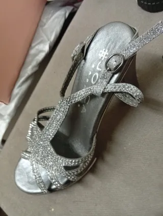 3 pares de sandalias Talla 36. Más 1 de 40. Prc to