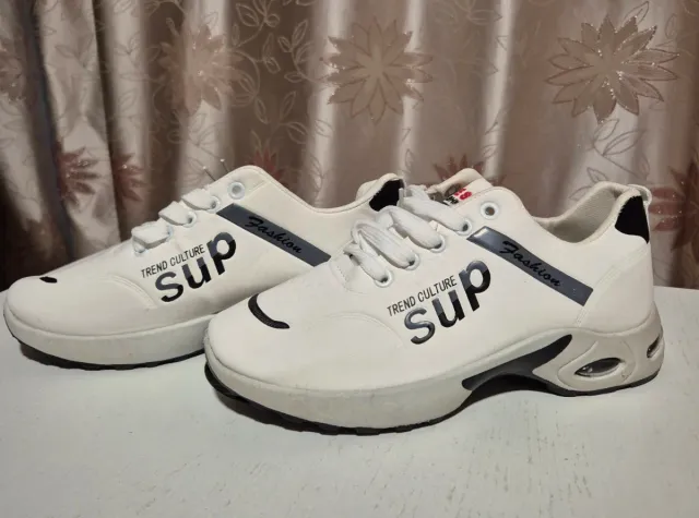 Sneakers sportive alla moda