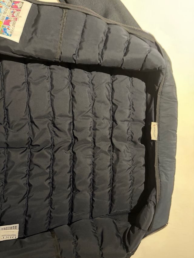 Cazadora Moncler Negra