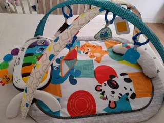 Gimnasio multiactividades Baby Einstein como nuevo