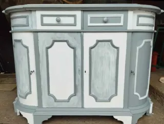 Mobiletto da sala restaurato in stile Shabby Chic