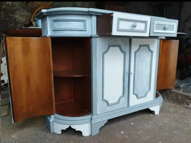 Mobiletto da sala restaurato in stile Shabby Chic