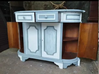 Mobiletto da sala restaurato in stile Shabby Chic