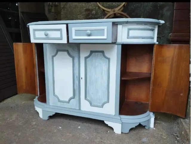 Mobiletto da sala restaurato in stile Shabby Chic